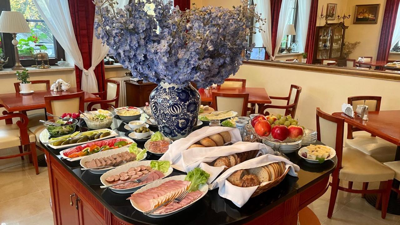 Hotel Wenus คาชิเมียร์ซ ดอลนี ภายนอก รูปภาพ