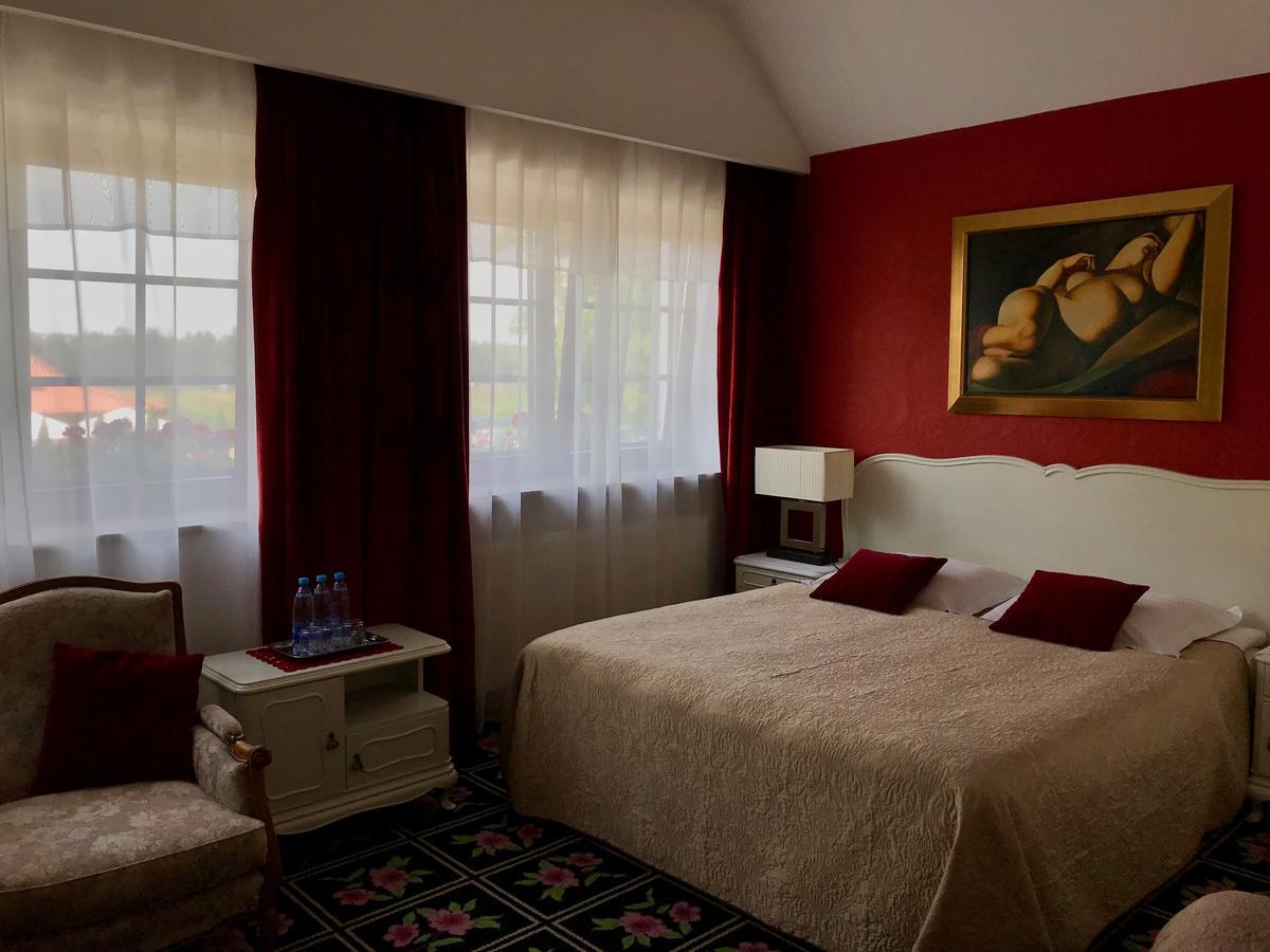 Hotel Wenus คาชิเมียร์ซ ดอลนี ภายนอก รูปภาพ