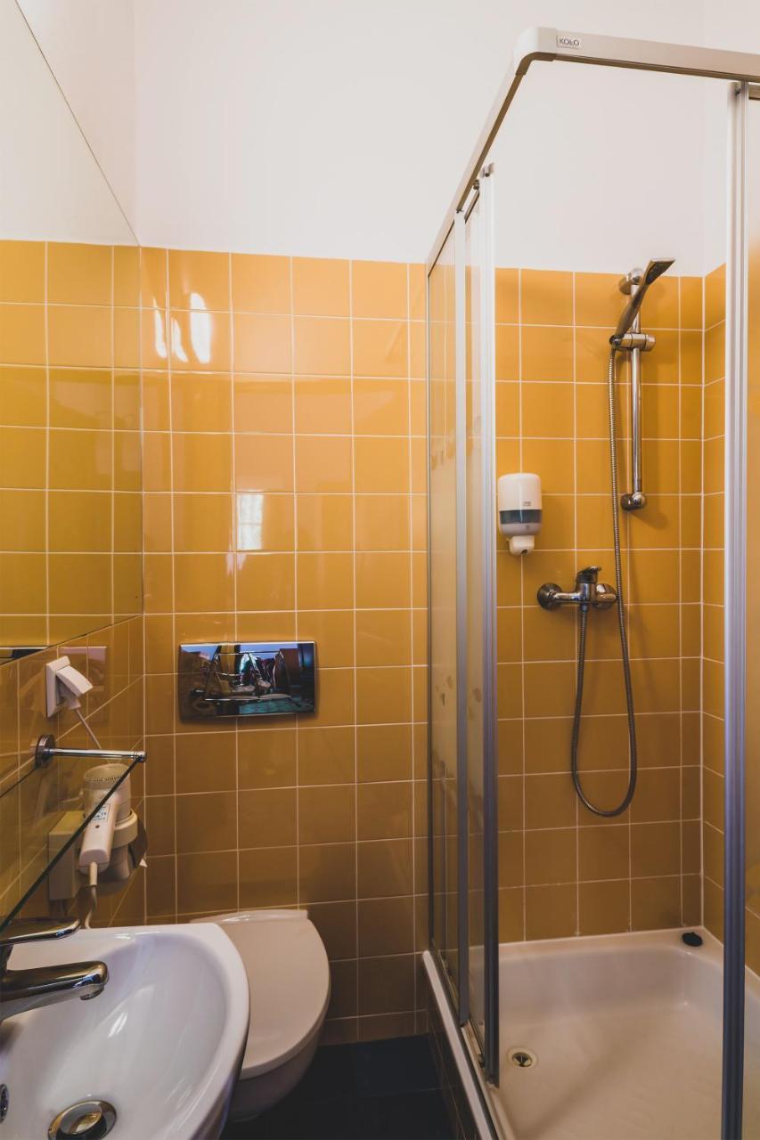 Hotel Wenus คาชิเมียร์ซ ดอลนี ภายนอก รูปภาพ
