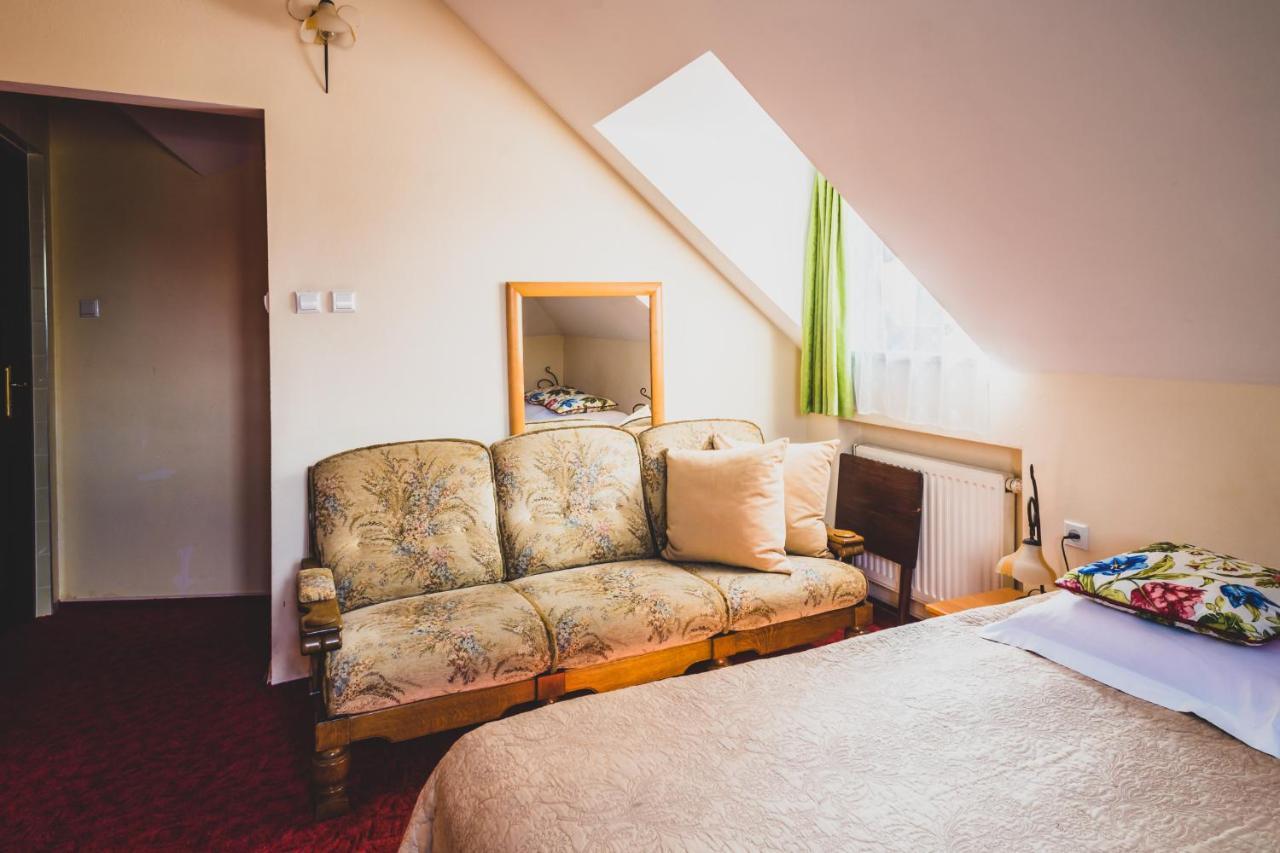 Hotel Wenus คาชิเมียร์ซ ดอลนี ภายนอก รูปภาพ